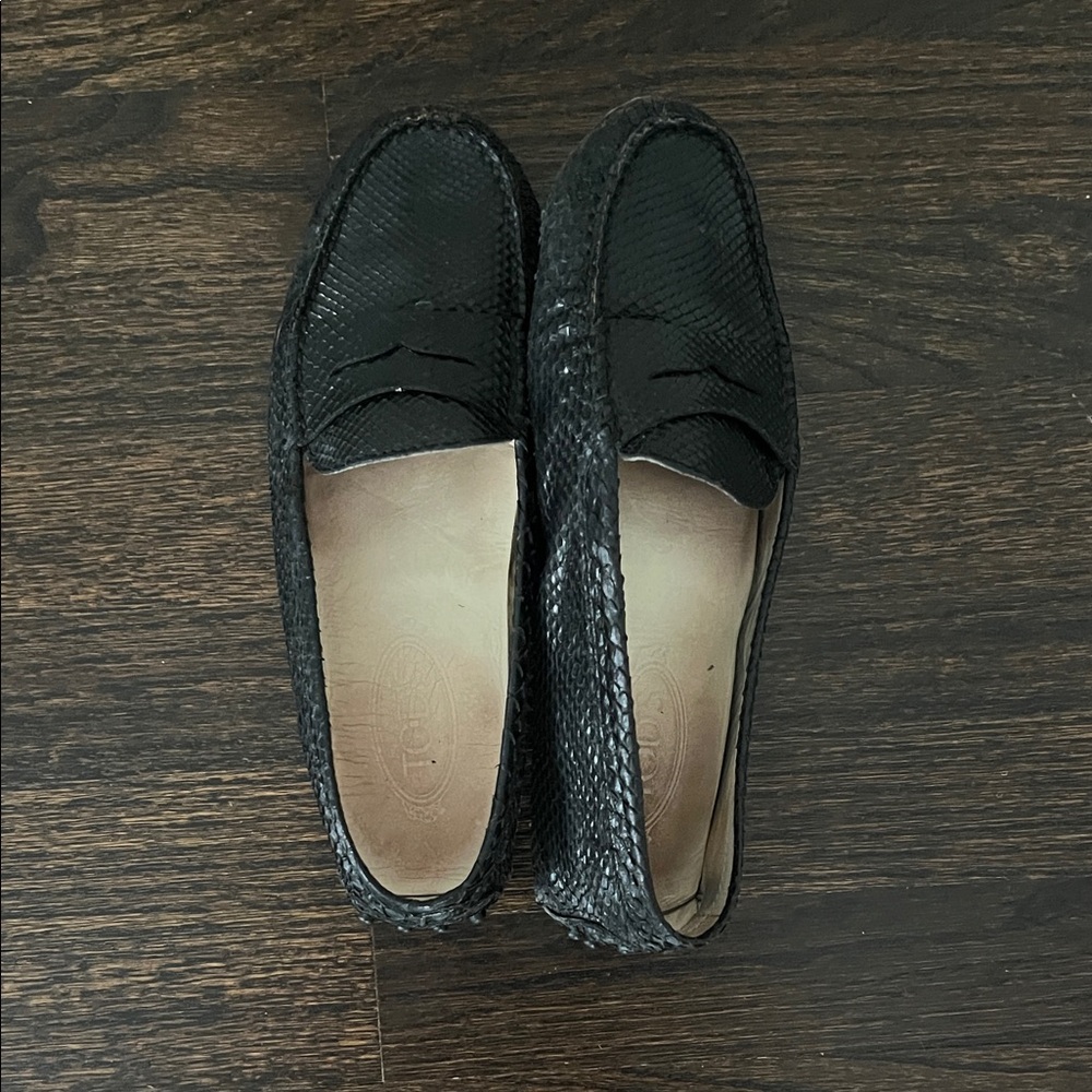 Designer Tod's Women's Black Snake Loafers used